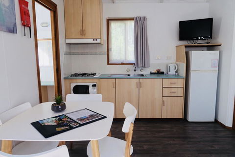Euroa Caravan Park - Cruises Travel 2
