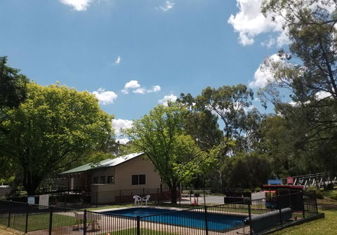 Euroa Caravan Park - Cruises Travel 3