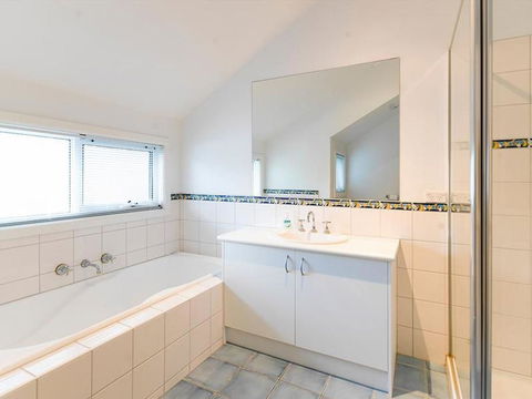 EVERGREEN BEACH HOUSE - Travel Search 2