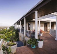 Fairway Manor Accomodation - Cruises Travel