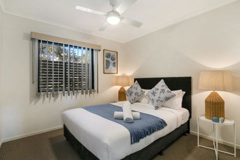 Family-Size Duplex In Quiet Neighbourhood - Cruises Travel 1