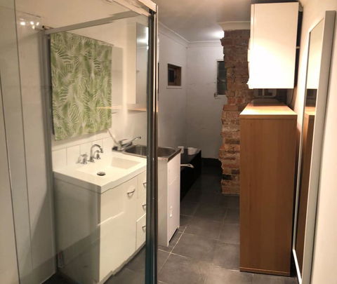 Fantastic Fitzroy - Huge House For A Magical Time! - Travel Search 3