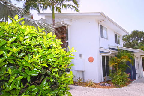 FANTASTIC HOLIDAY UNIT IN A PERFECT LOCATION - Travel Search 0