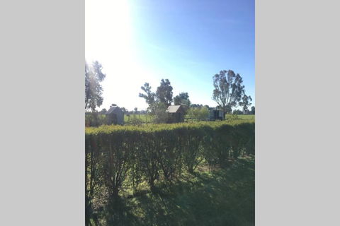 Farm House At The Gateway To The King Valley - Travel Search 0
