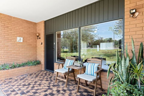 Fi's Beach House - Travel Agents 1