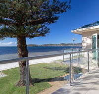 Filoli' 91 Foreshore Drive - huge waterfront home - Travel Search