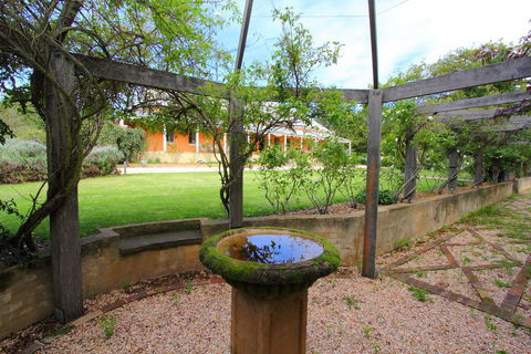 Fitzroy Inn Historic Retreat Mittagong - Travel Agents 0