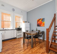 Five Ways CBD Apartment - Spacious Wifi Free Parking - Travel Search