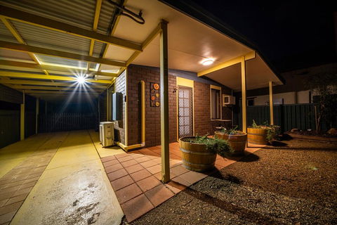 Flinders Ranges Bed And Breakfast - Travel Search 3