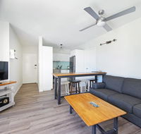 Flynns Beach Apartments 4 41 Pacific Drive - Travel Agents