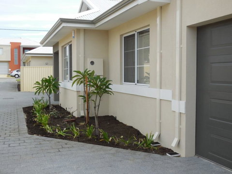 Frangipani Villa Innaloo - Travel Agents 1