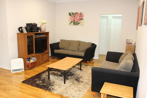 Frangipani Villa Innaloo - Travel Agents 3