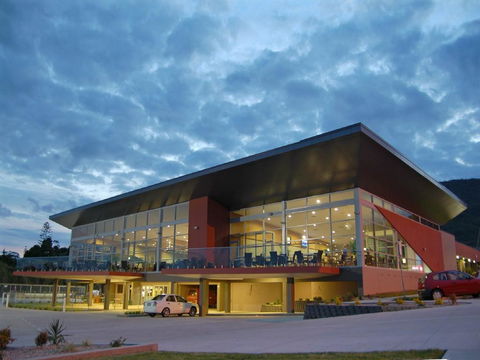 FRASERS COTTAGE- 23 Castle St Laurieton - Tourism Guide 3