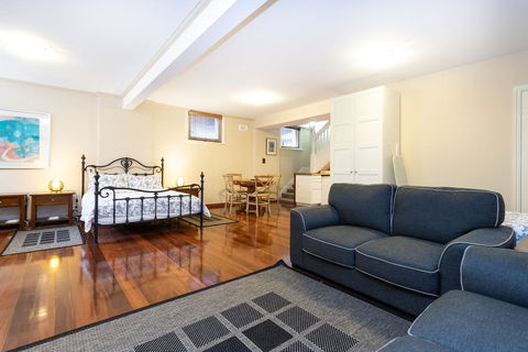 Fremantle Bed & Breakfast - Travel Search 2