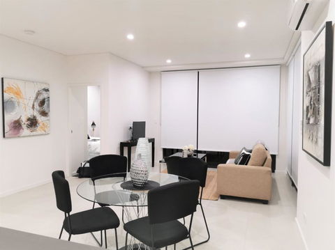 G04 Courtyard Apartment - Travel Agents 2
