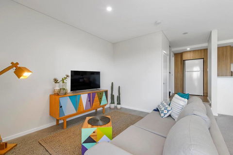 G149 - Apt 2 - Travel Agents 3
