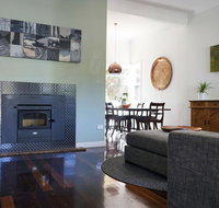 Gallery House Dwellingup - Travel Agents