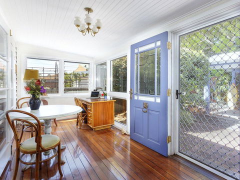 Garden Cottage - Travel Agents 0