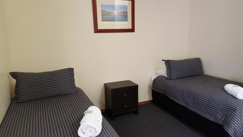 Gateway Motor Inn - Cruises Travel 2