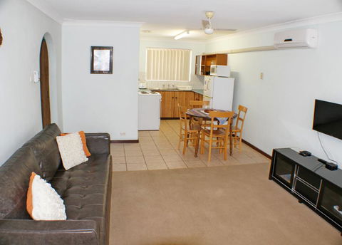 Geraldton Holiday Unit - Cruises Travel 3