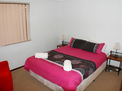 Geraldton Holiday Unit - Cruises Travel 2