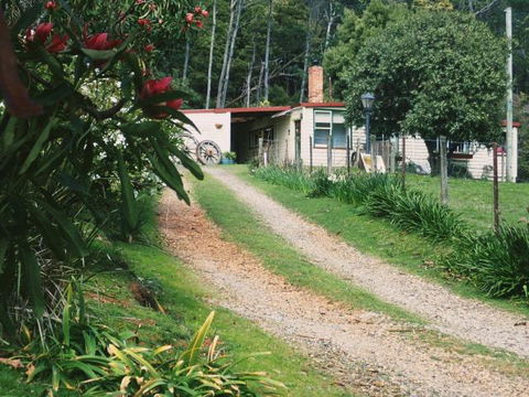 Glenbrook House & Cottage - Travel Search 1