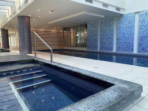 GLENELG Five Stars - Travel Search 1