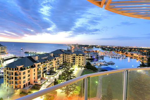GLENELG Five Stars - Travel Search 0