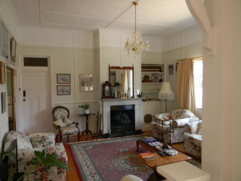 Glenellen Bed And Breakfast - Cruises Travel 3