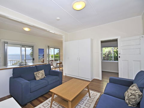 Gloucester Street, 04, Frangipani - Cruises Travel 2