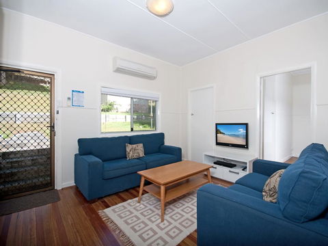 Gloucester Street, 04, Frangipani - Cruises Travel 3