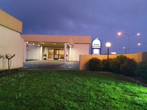 Golden Chain Tower Motor Inn - Tourism Guide 3