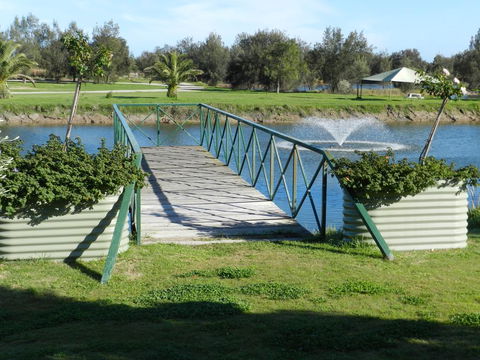 Golden Ponds - Travel Search 0