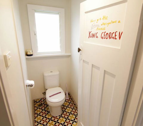 Good Vibes, 18 East Street - Cruises Travel 3