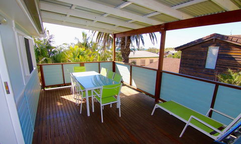Good Vibes, 18 East Street - Cruises Travel 2