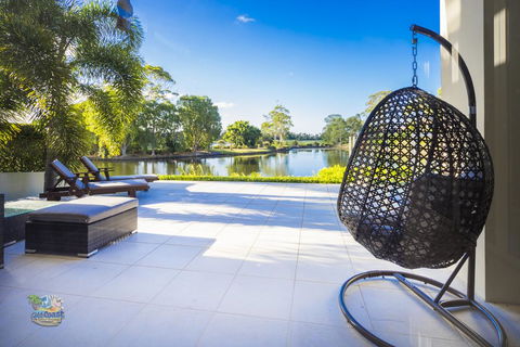 Grand Oasis At Sanctuary Cove - Travel Search 2