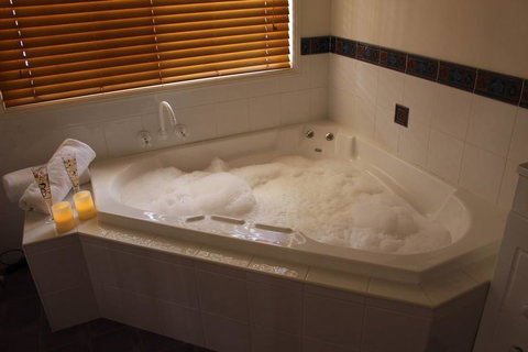 Granite Gardens Cottages & Lake Retreat - Travel Agents 2