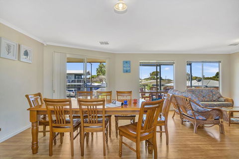 Green Reef Beach House - Travel Search 3