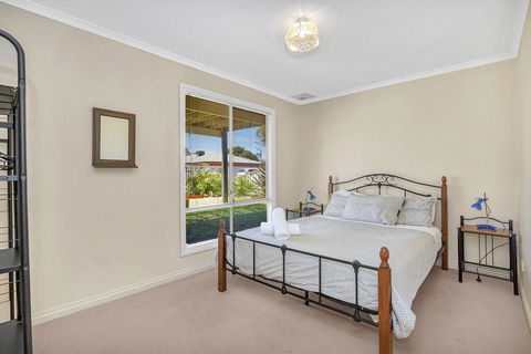 Green Reef Beach House - Travel Search 1