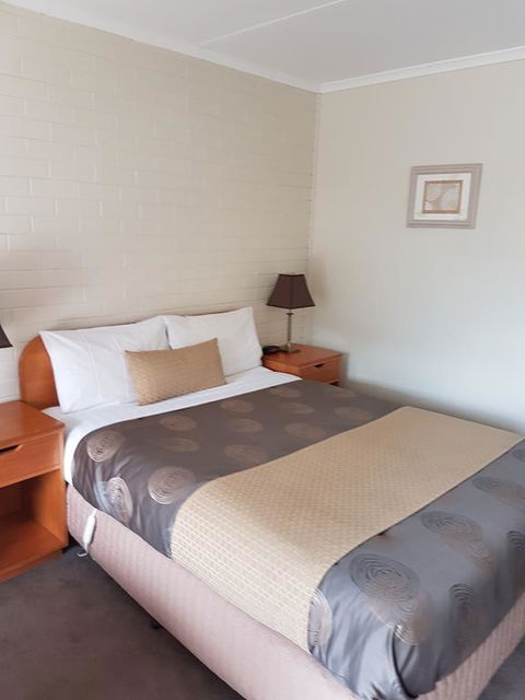 Hacienda Motel Geelong - Cruises Travel 3