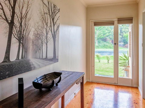 HAKUNA MATATA (No Worries) - Travel Search 0