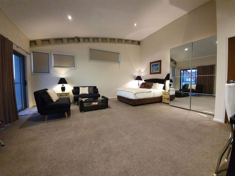 Hangar House Mudgee - Tourism Guide 1