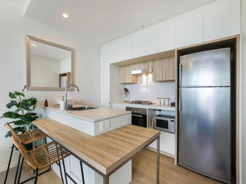 HARBOURSIDE- Hosted By: L'Abode Accommodation - Tourism Guide 1