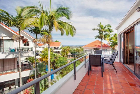 Haven On Noosa Hill - Sunset Views, Pools, Spa - Tourism Guide 1