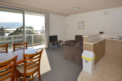 Headlands 9 1 Clarence Street - Travel Agents 3