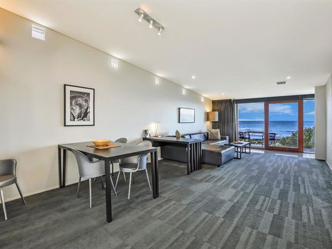 HEARN'S BEACHSIDE VILLA 2 - Travel Search 2