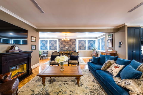 Hedge House - Luxury, Space, Style, Great Location - Cruises Travel 1