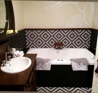 Henrietta's Country House - Tourism Guide