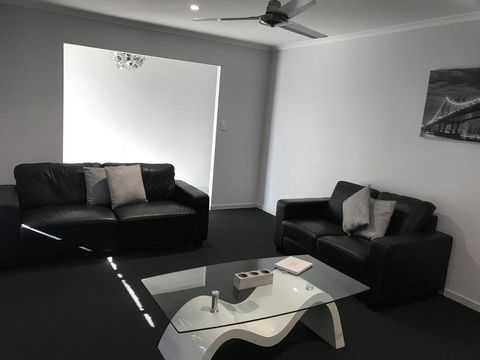 Hervey Bay Holiday Home - Travel Search 1