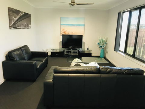 Hervey Bay Holiday Home - Travel Search 0
